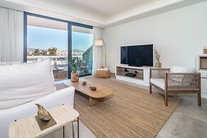 Inf2.4e - Modern 2-bed Apt With Roof top Pool