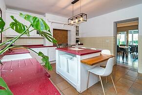 GRR - Elegant Villa With Exclusive Private Pool