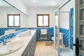 GRR - Elegant Villa With Exclusive Private Pool