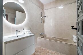 GRR - Elegant Villa With Exclusive Private Pool