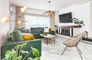 GRR - Elegant Villa With Exclusive Private Pool