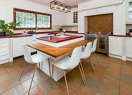 GRR - Elegant Villa With Exclusive Private Pool