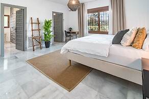GRR - Elegant Villa With Exclusive Private Pool