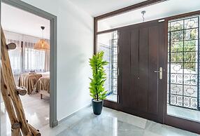 GRR - Elegant Villa With Exclusive Private Pool