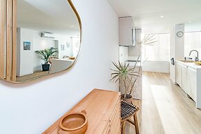 Eac3f- Modern & Light Apartment Steps From the sea