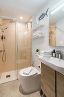 Eac3f- Modern & Light Apartment Steps From the sea