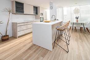 Eac3f- Modern & Light Apartment Steps From the sea