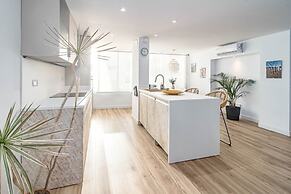 Eac3f- Modern & Light Apartment Steps From the sea