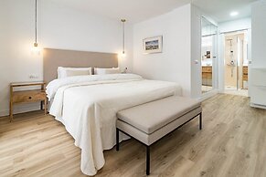 Eac3f- Modern & Light Apartment Steps From the sea