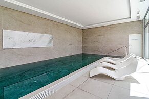 CAH - Large Terrace, Indoor Pool and gym