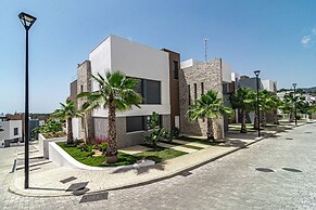 CAH - Large Terrace, Indoor Pool and gym
