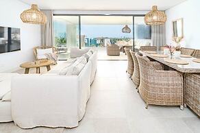 CAH - Large Terrace, Indoor Pool and gym