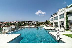 CAH - Large Terrace, Indoor Pool and gym