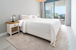 CAH - Large Terrace, Indoor Pool and gym
