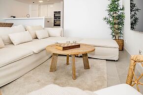 CAH - Large Terrace, Indoor Pool and gym