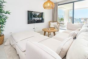 CAH - Large Terrace, Indoor Pool and gym