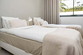 CAH - Large Terrace, Indoor Pool and gym