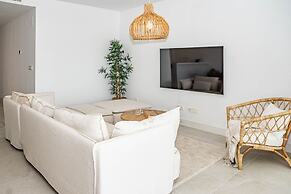CAH - Large Terrace, Indoor Pool and gym