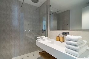CAH - Large Terrace, Indoor Pool and gym