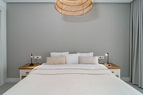 CAH - Large Terrace, Indoor Pool and gym