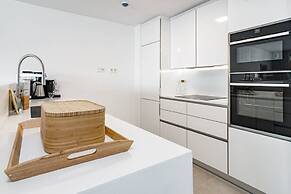 CAH - Large Terrace, Indoor Pool and gym