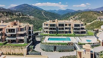 LO - Luxury 3 Bedroom Apartment , Stunning Views