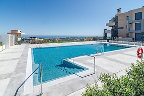 LO - Luxury 3 Bedroom Apartment , Stunning Views