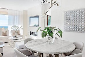 LO - Luxury 3 Bedroom Apartment , Stunning Views