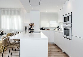 Eb4a - Frontline Beach City Apartment