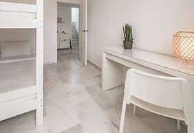 Lnm5.30 - Great Location With Private Roof Terrace