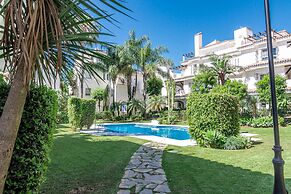 Lnm5.30 - Great Location With Private Roof Terrace