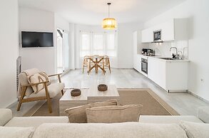 Lnm5.30 - Great Location With Private Roof Terrace
