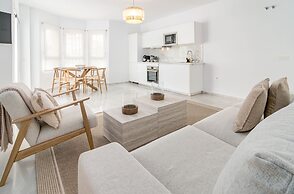 Lnm5.30 - Great Location With Private Roof Terrace