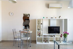 Glade - 1 BR Apt. & Balcony in Larnaca