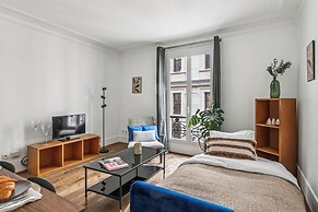 Bright 1BR Steps from Canal Saint-Martin