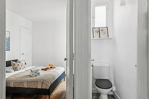 Bright 1BR Steps from Canal Saint-Martin