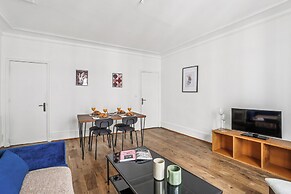 Bright 1BR Steps from Canal Saint-Martin