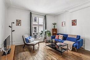 Bright 1BR Steps from Canal Saint-Martin