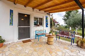 Petalidi Sunny Home Two - Cozy Garden Escape