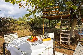 Petalidi Sunny Home Two - Cozy Garden Escape