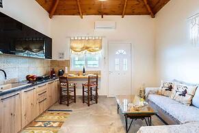 Petalidi Sunny Home Two - Cozy Garden Escape