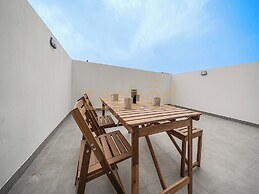 Zapbed-Modern Studio Petalz By Danube