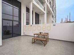 Zapbed-Modern Studio Petalz By Danube