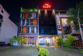 The Cliff Hotel