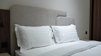 Luxury two bedroom Apartment Al Rawdha