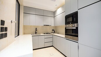 Luxury two bedroom Apartment Al Rawdha