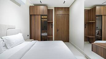 Luxury two bedroom Apartment Al Rawdha