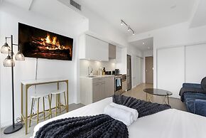 The Dundas Suites