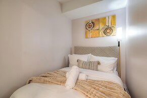 The Dundas Suites