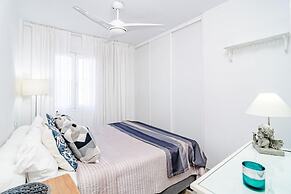 CP - Modern Beachside Apartment in Estepona